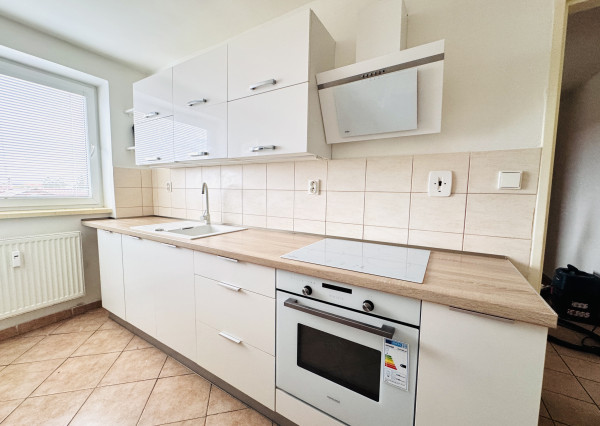 Na prenájom 2-izbový zariadený byt v Holíči – ul. Sasinkova.