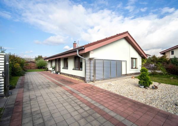 PRENÁJOM 4 izb. rodinného domu, Púpavová ul., Pezinok