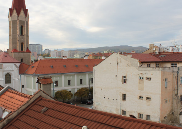 3i byt v historickom centre Košíc s terasou - pôvodný stav