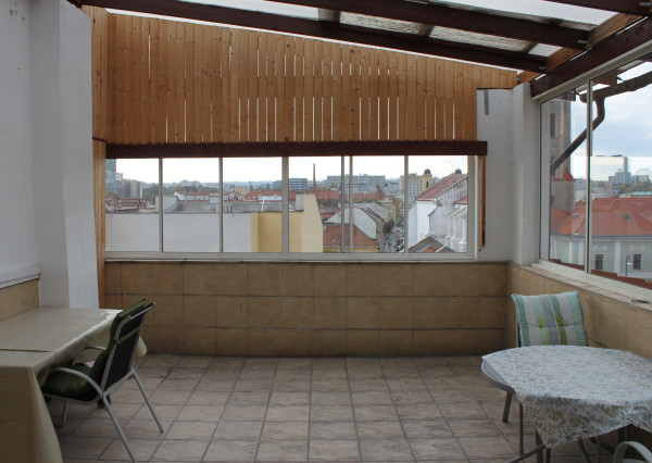 3i byt v historickom centre Košíc s terasou - pôvodný stav