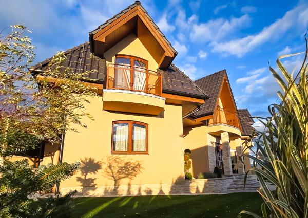 SPIŠSKÝ HRHOV- EXKLUZÍVNY rodinný dom s PROFI záhradou