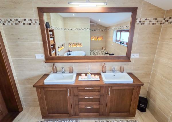 SPIŠSKÝ HRHOV- EXKLUZÍVNY rodinný dom s PROFI záhradou