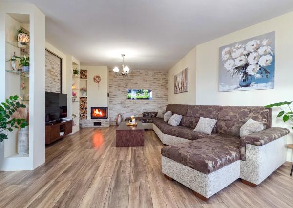 SPIŠSKÝ HRHOV- EXKLUZÍVNY rodinný dom s PROFI záhradou