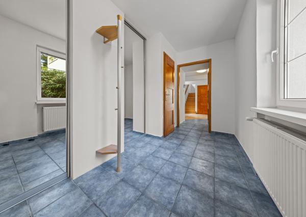 Predaj priestranného 4 izbového rodinného domu s bazénom na Kolibe