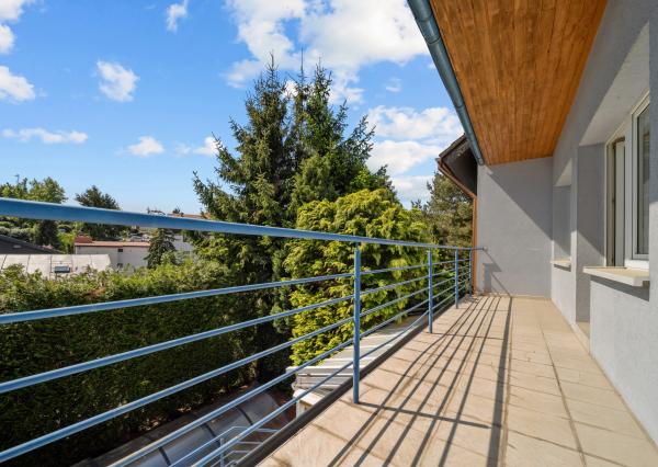 Predaj priestranného 4 izbového rodinného domu s bazénom na Kolibe