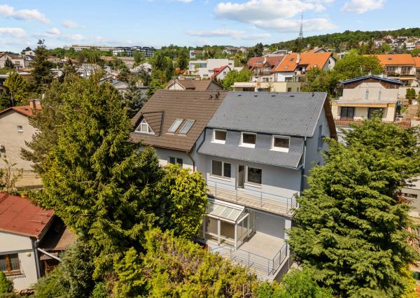 Predaj priestranného 4 izbového rodinného domu s bazénom na Kolibe