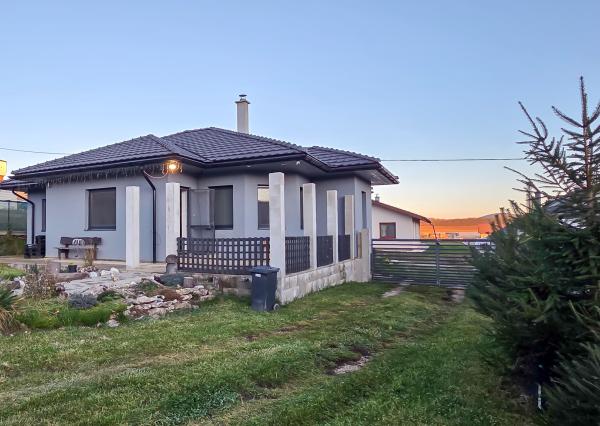 REZERVOVANÉ!SPIŠSKÝ HRHOV 4-izbový rodinný dom na PREDAJ