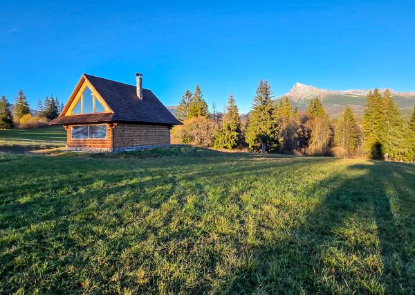 LUXUSNÉ zrubové chalupy s výhľadom na Kriváň (obec Východná)