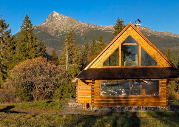 LUXUSNÉ zrubové chalupy s výhľadom na Kriváň (obec Východná)