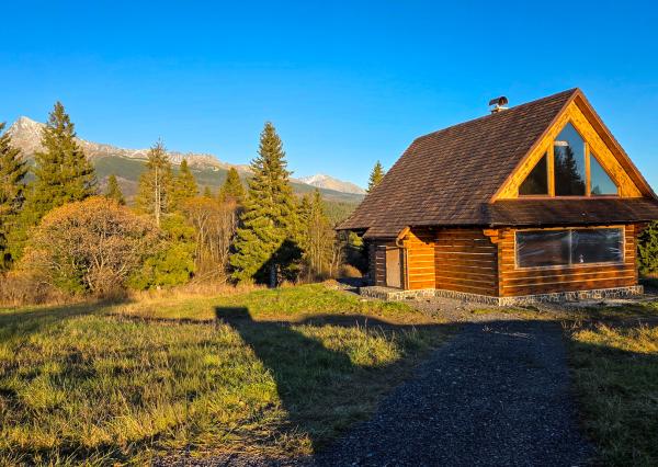 LUXUSNÉ zrubové chalupy s výhľadom na Kriváň (obec Východná)