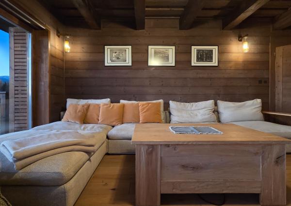 LUXUSNÉ zrubové chalupy s výhľadom na Kriváň (obec Východná)