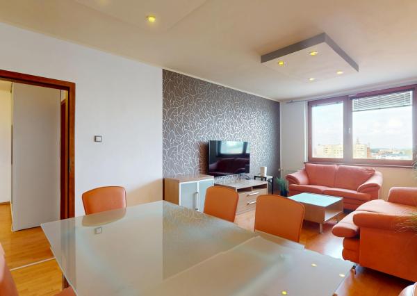 PREDAJ 4 izb. bytu Jilemnického ul., Dunajská Streda, loggia