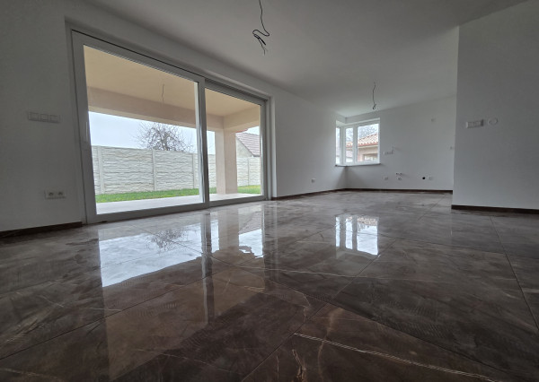 Predaj rodinných domov v obci Čečínska Potôň