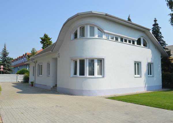 Prenájom priestranného bytu v rodinnom dome – Sadová ulica, Senica.