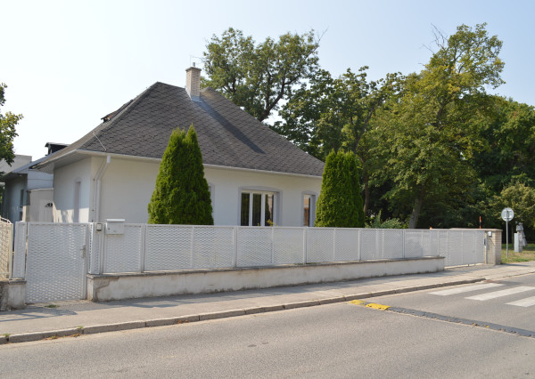 Prenájom priestranného bytu v rodinnom dome – Sadová ulica, Senica.