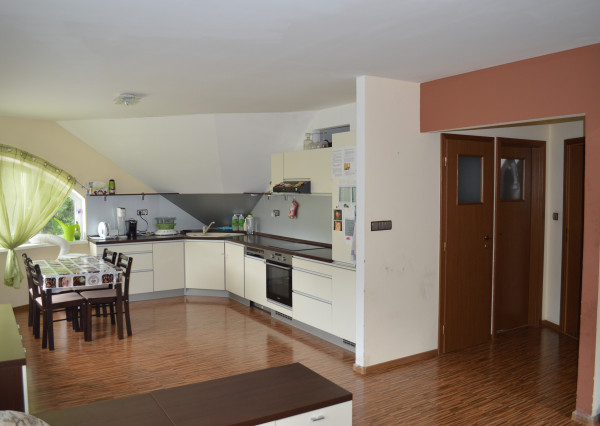 Prenájom priestranného bytu v rodinnom dome – Sadová ulica, Senica.