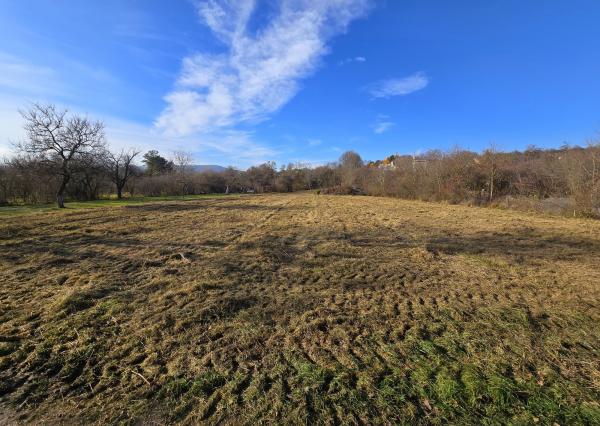 PREDAJ - 6222m2 pozemok v intraviláne NMnV