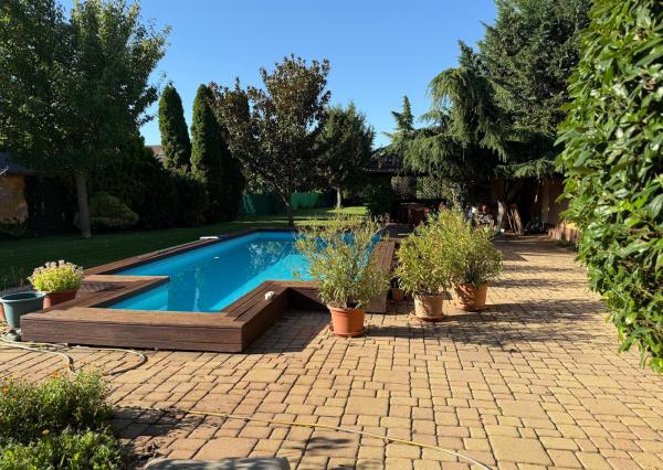 Na predaj 5-izbový rodinný dom s veľkorysou záhradou a bazénom v Podunajských Biskupiciach