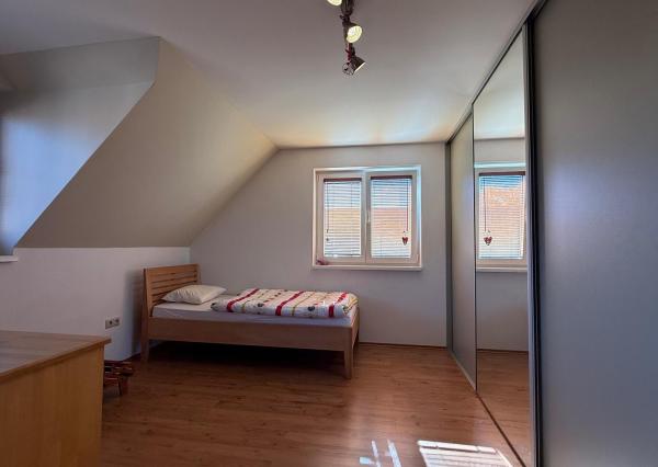 Na predaj 5-izbový rodinný dom s veľkorysou záhradou a bazénom v Podunajských Biskupiciach