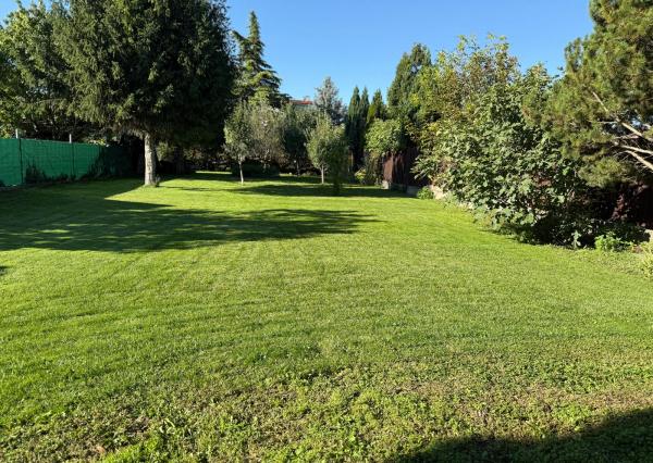 Na predaj 5-izbový rodinný dom s veľkorysou záhradou a bazénom v Podunajských Biskupiciach