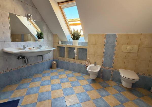 Na predaj 5-izbový rodinný dom s veľkorysou záhradou a bazénom v Podunajských Biskupiciach