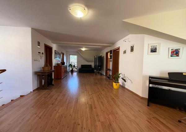 Na predaj 5-izbový rodinný dom s veľkorysou záhradou a bazénom v Podunajských Biskupiciach