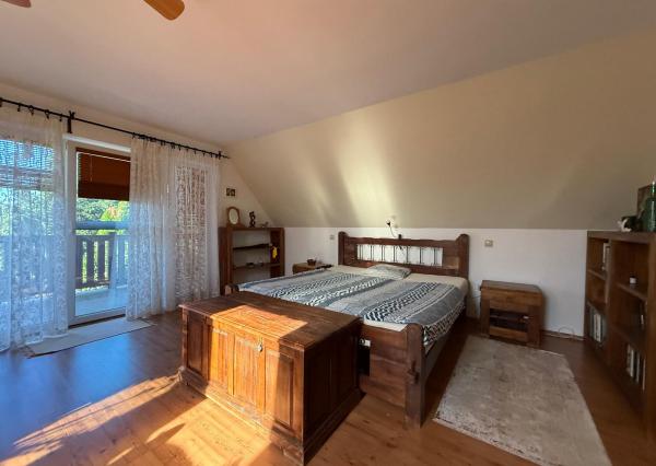 Na predaj 5-izbový rodinný dom s veľkorysou záhradou a bazénom v Podunajských Biskupiciach