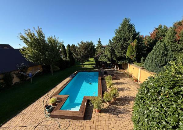 Na predaj 5-izbový rodinný dom s veľkorysou záhradou a bazénom v Podunajských Biskupiciach