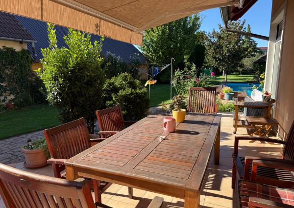 Na predaj 5-izbový rodinný dom s veľkorysou záhradou a bazénom v Podunajských Biskupiciach