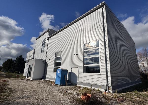 NA PREDAJ: Moderná komerčná budova vo fáze finalizácie – Senica.