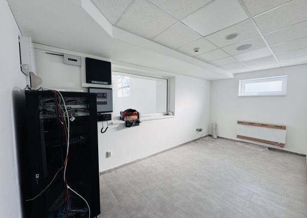 NA PREDAJ: Moderná komerčná budova vo fáze finalizácie – Senica.