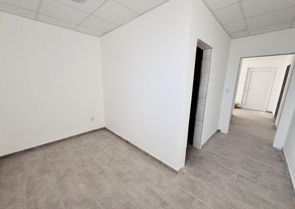 NA PREDAJ: Moderná komerčná budova vo fáze finalizácie – Senica.