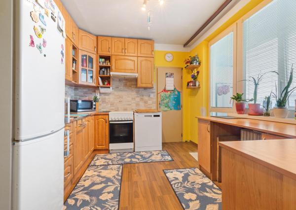 4-izbový byt s loggiou, pivnicou a potenciálom –Bernolákovo