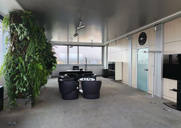 Ikonické Sídlo na prenájom pre Lídrov na 10. Poschodí