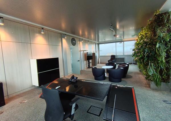 Ikonické Sídlo na prenájom pre Lídrov na 10. Poschodí