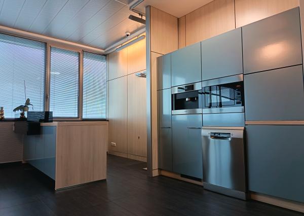 Ikonické Sídlo na prenájom pre Lídrov na 10. Poschodí