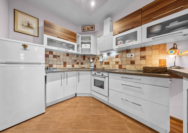 NA PREDAJ_3 IZBOVÝ KOMPLETNE ZARIADENÝ LUXUSNÝ BYT V CENTRE ŠAMORÍNA