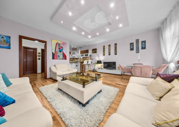 NA PREDAJ_3 IZBOVÝ KOMPLETNE ZARIADENÝ LUXUSNÝ BYT V CENTRE ŠAMORÍNA