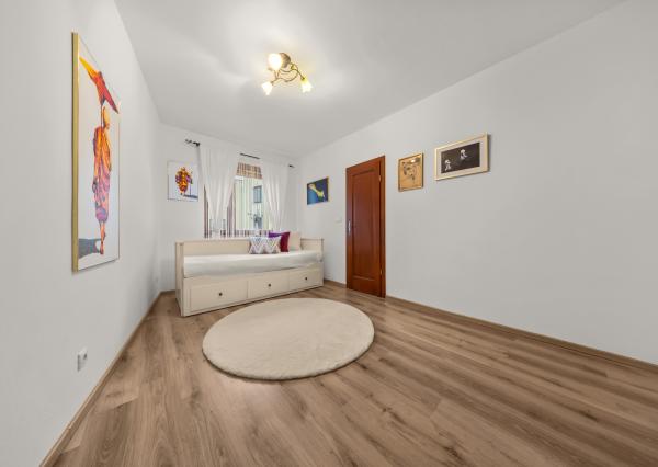 NA PREDAJ_3 IZBOVÝ KOMPLETNE ZARIADENÝ LUXUSNÝ BYT V CENTRE ŠAMORÍNA