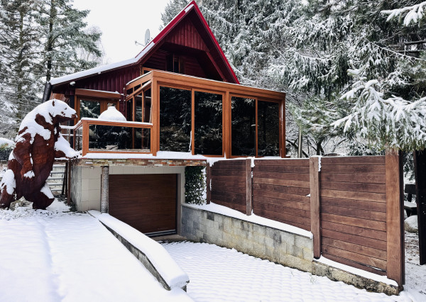 Na predaj rekreačná chata v srdci Skalických hôr .