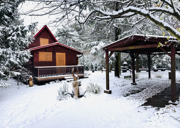 Na predaj rekreačná chata v srdci Skalických hôr .
