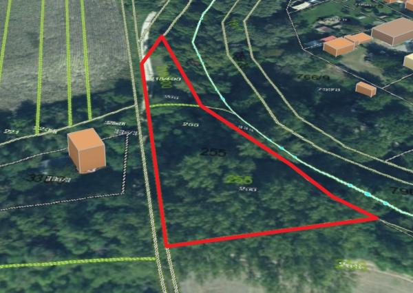 Pozemok pri potoku s atmosférou prírody – Tureň