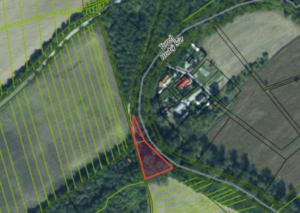 Pozemok pri potoku s atmosférou prírody – Tureň