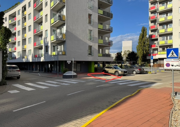 PRENÁJOM: Vonkajšieho parkovacieho státia