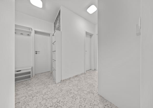 PRENÁJOM -  VEĽKOMETRÁŽNY, BEZBARIÉROVÝ 2-IZBOVÝ BYT V NOVOSTAVBE, CENTRUM ŠAMORÍN