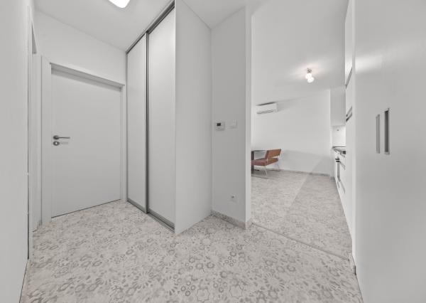 PRENÁJOM -  VEĽKOMETRÁŽNY, BEZBARIÉROVÝ 2-IZBOVÝ BYT V NOVOSTAVBE, CENTRUM ŠAMORÍN