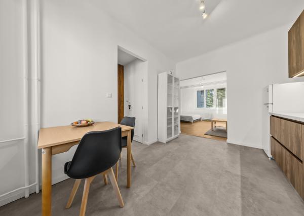 Na prenájom priestranný 1 izbový byt na Vajnorskej ulici pár krokov od Trnavského mýta