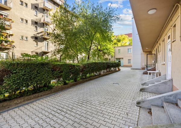 Na prenájom priestranný 1 izbový byt na Vajnorskej ulici pár krokov od Trnavského mýta