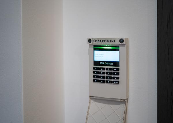 🏡 NA PREDAJ veľkometrážny 2izb.byt a garáž, Nové Mesto nad Váhom