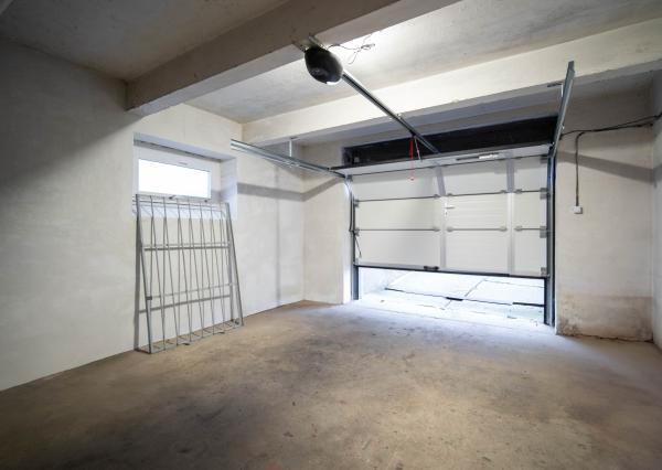 🏡 NA PREDAJ veľkometrážny 2izb.byt a garáž, Nové Mesto nad Váhom